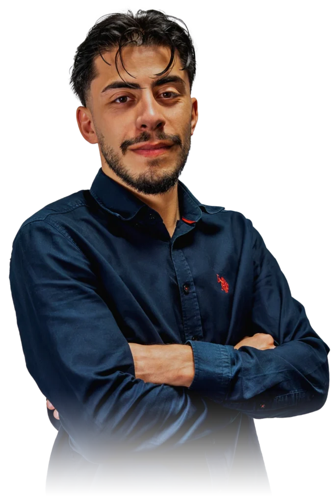 Rifat Kahraman mit verschränkten Armen